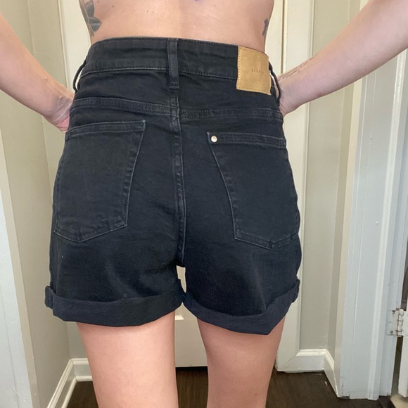 Shorts - Picture 8 of 8